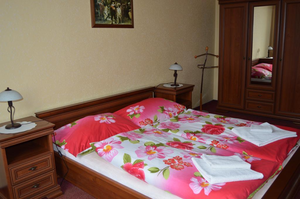 Paradise Hotel 3*