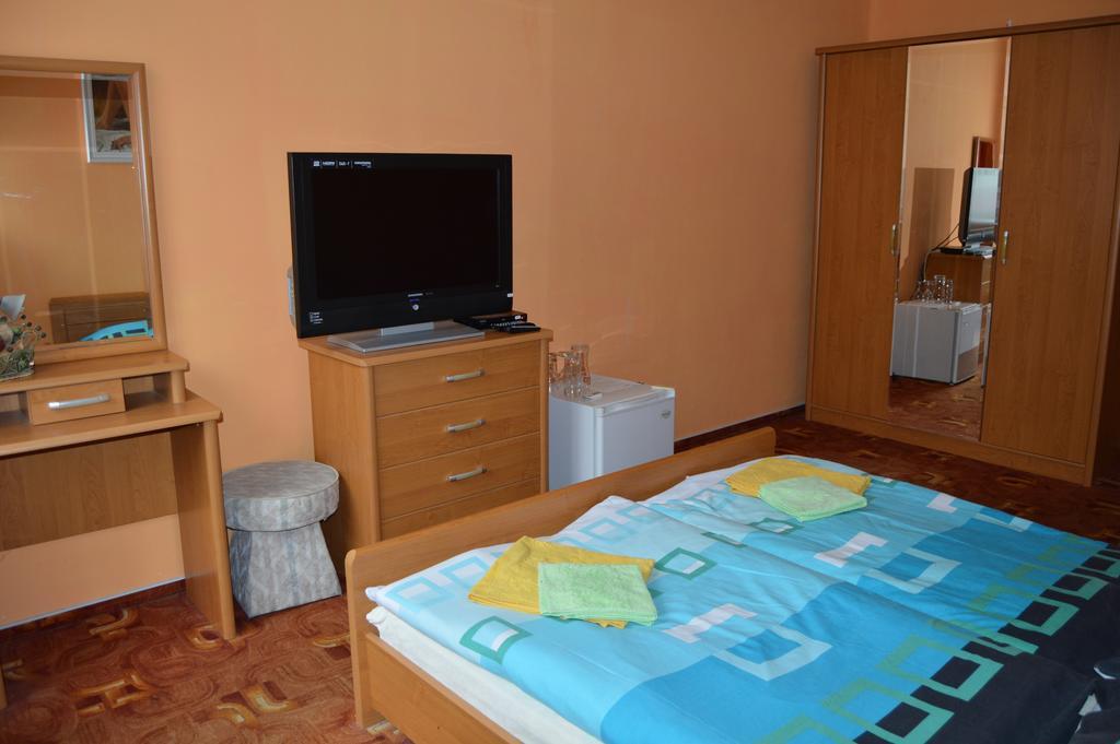 Paradise Hotel